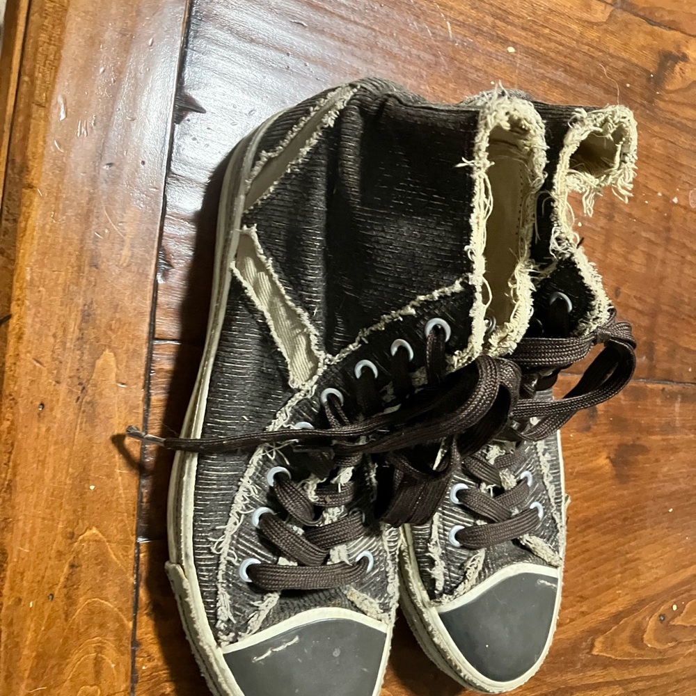 Levi’s Distressed High-Top Sneakers